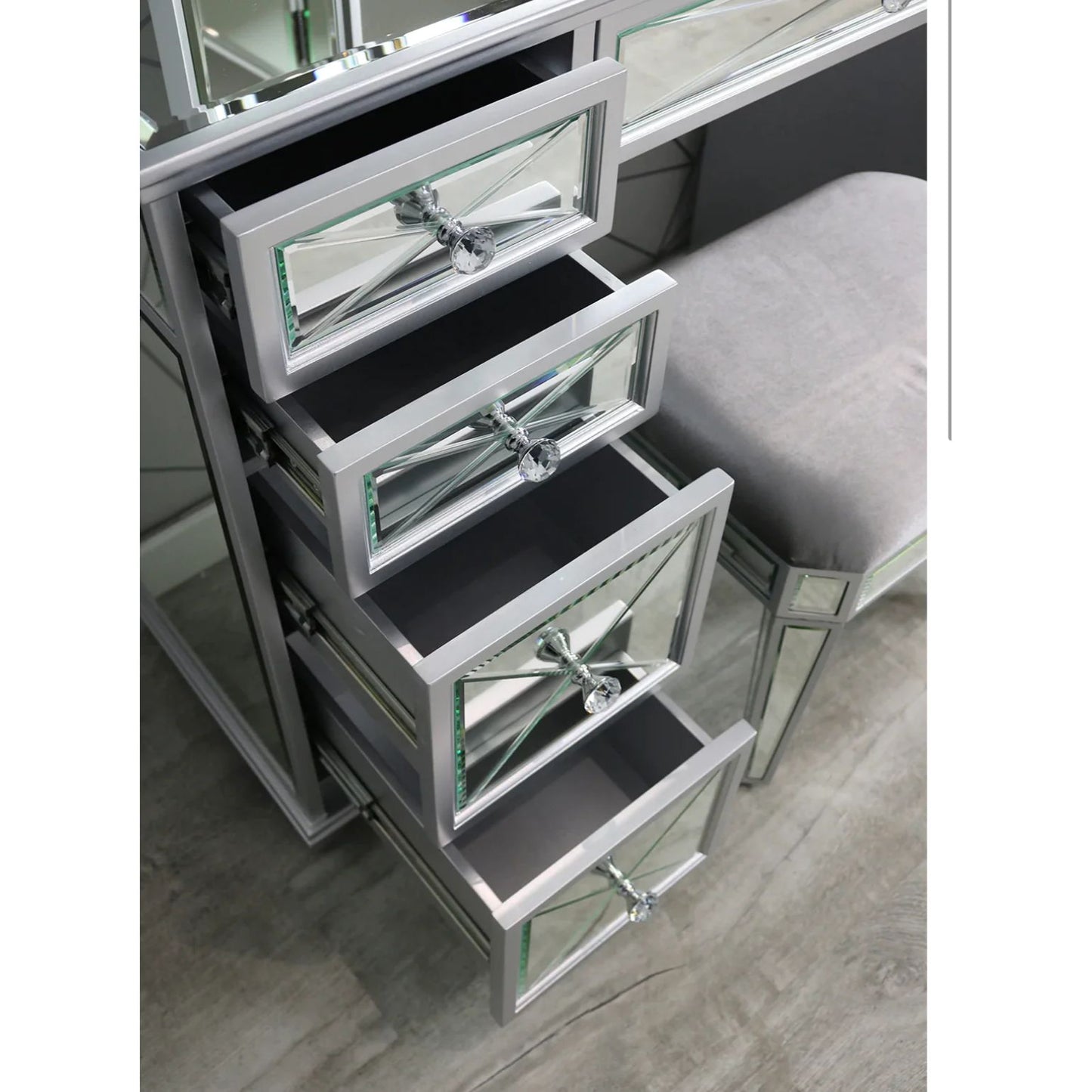 SALTIRE DRESSING TABLE SET