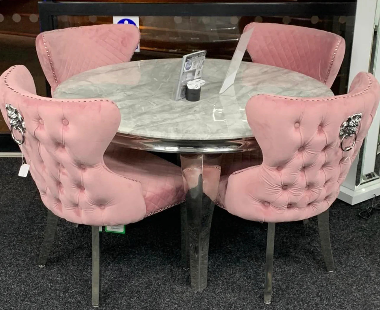 Louis Marble Round Table Light Grey With 4 Pink Valentino Lion Knocker Chairs